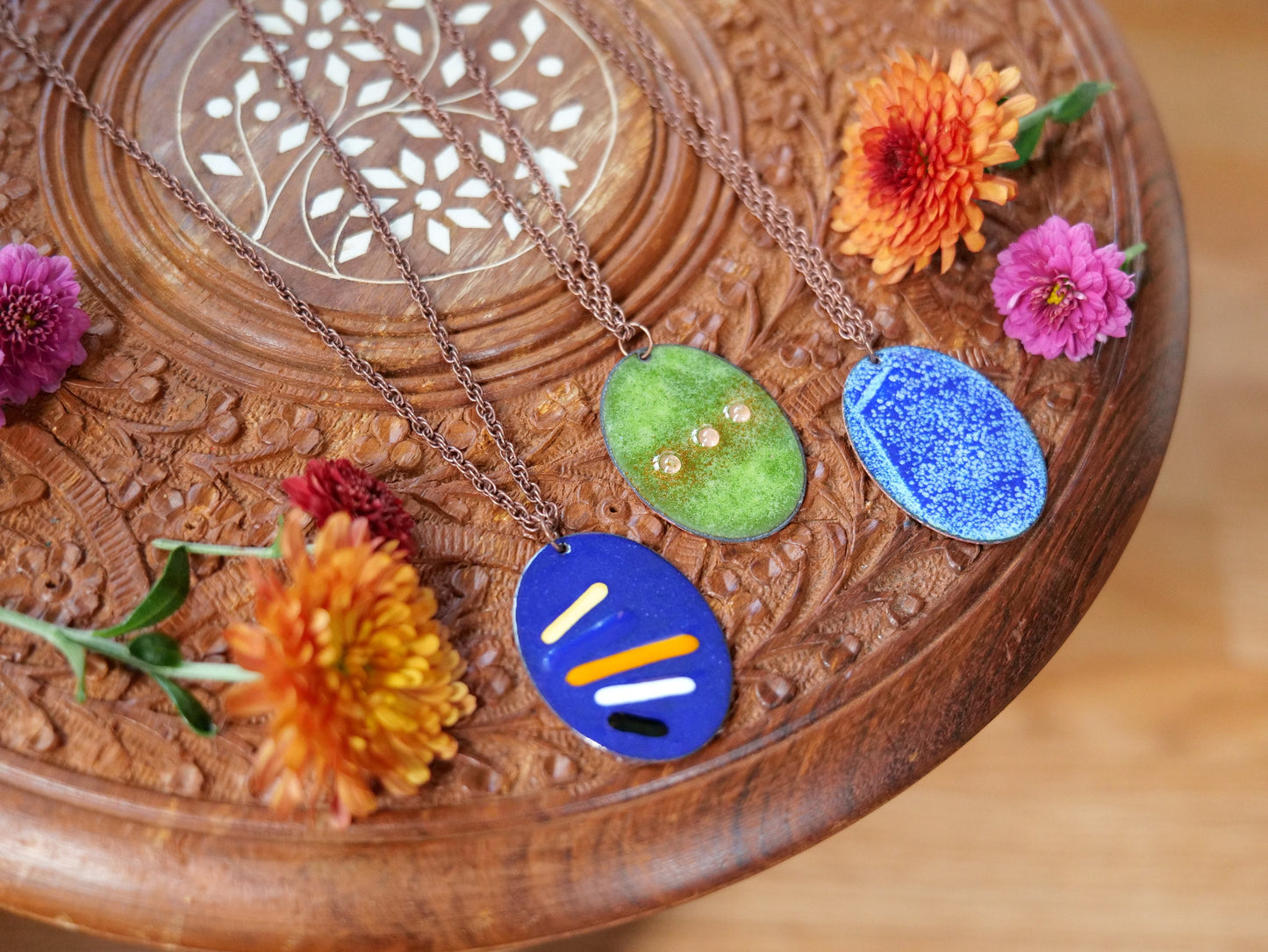 Minimalist Style Jewelry * Enameled Oval Necklace * Necklace for Her * Jewelry for Women* Geometric Necklace * Copper Necklace