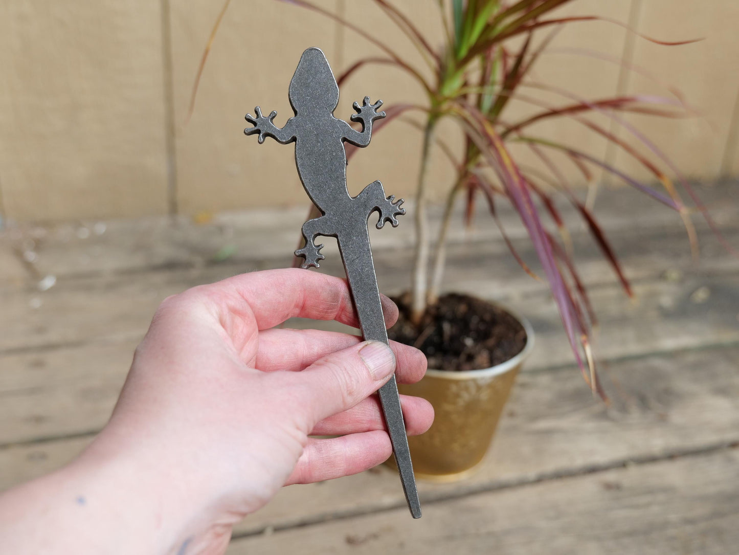 Gecko Metal Planter Decoration * Garden Stake * House Plant Decorations* Outdoor Stake Decorations * Fairy Garden Accessories * Lizard