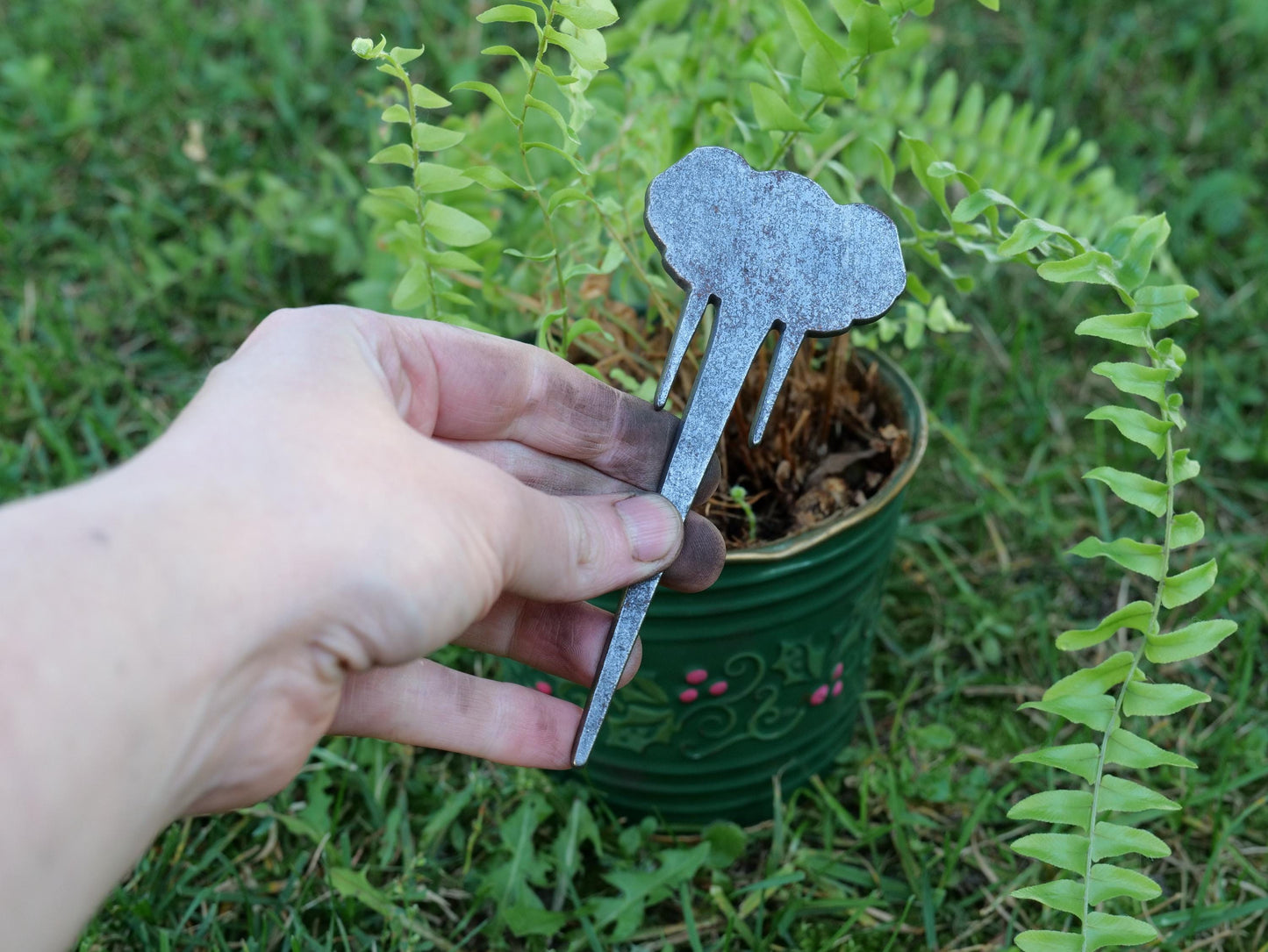 Apple Garden Stake * Metal Planter Decoration * House Plant Decorations* Outdoor Stake Decorations * Fairy Garden Accessories * Farm