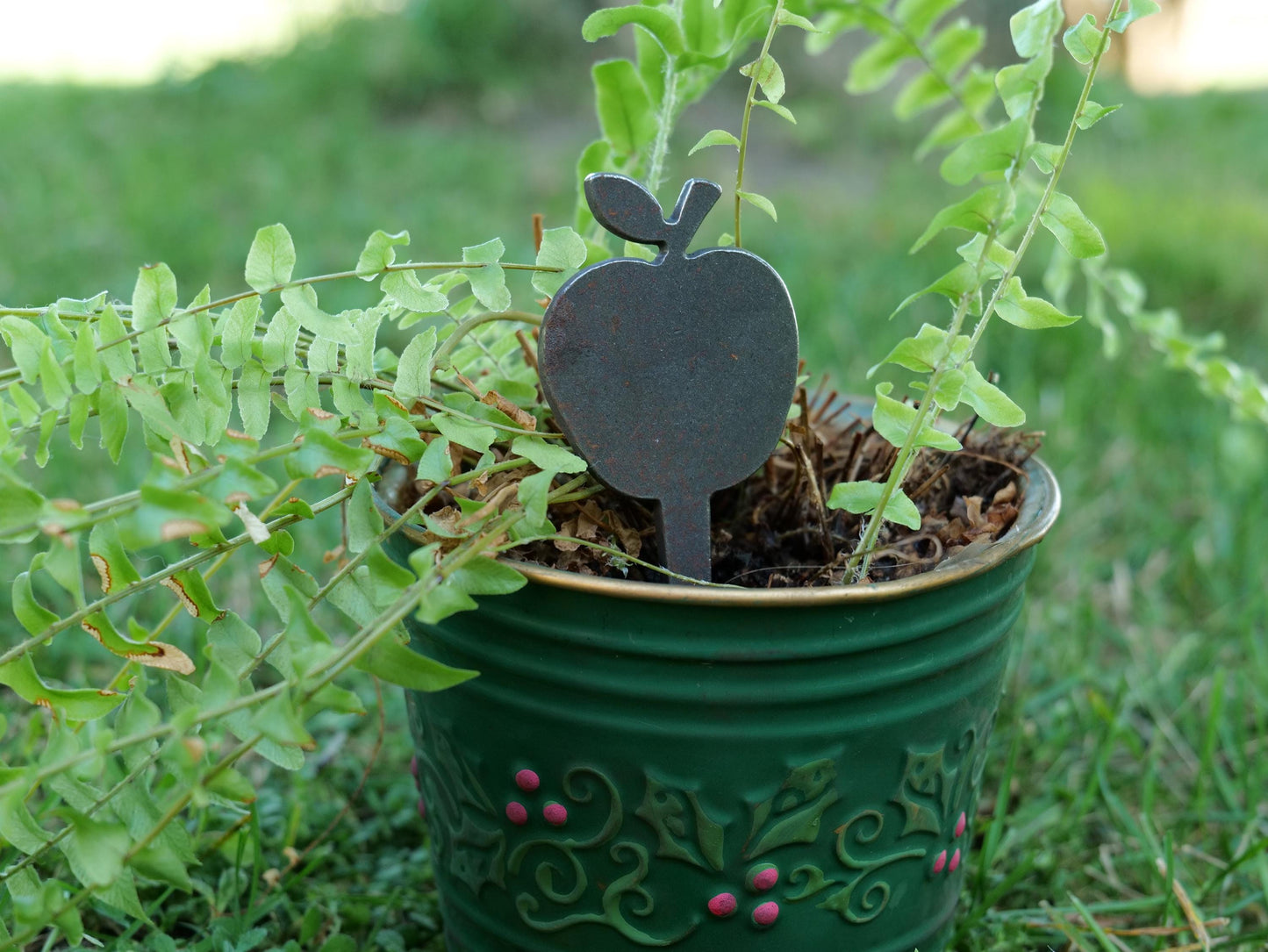 Apple Garden Stake * Metal Planter Decoration * House Plant Decorations* Outdoor Stake Decorations * Fairy Garden Accessories * Farm