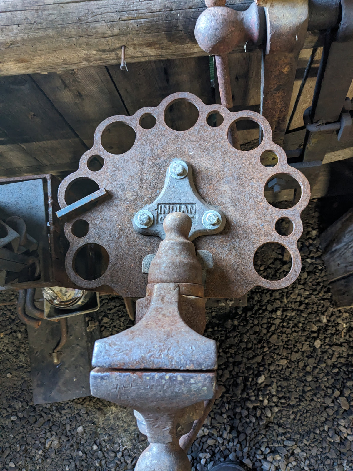 UBF Vise Mounted Tool Holder – Christ Centered Ironworks