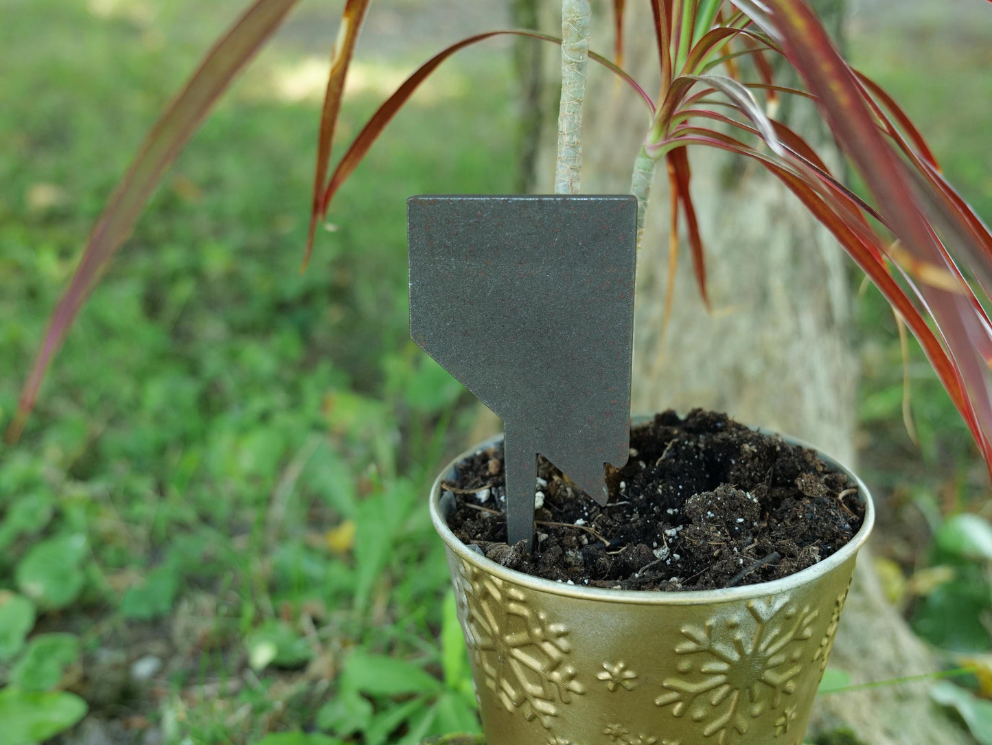 Apple Garden Stake * Metal Planter Decoration * House Plant Decorations* Outdoor Stake Decorations * Fairy Garden Accessories * Farm