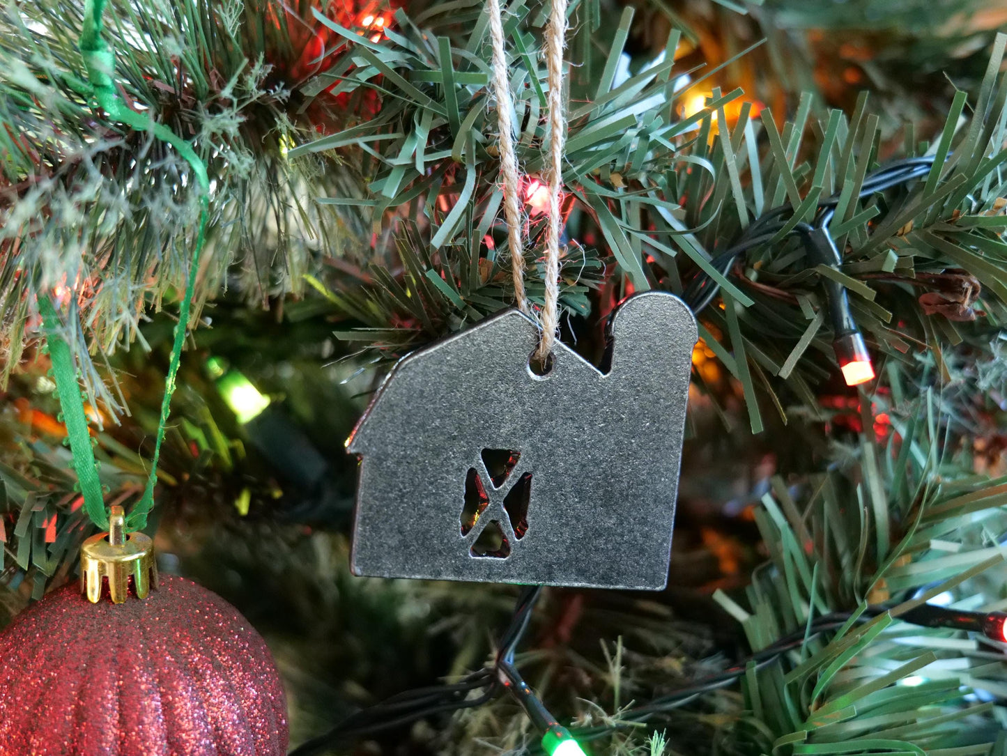 Metal Barn with Silo Ornament * Christmas Decor * Winter Gifts * Farm Ornament * Farm Lover Gifts * Ornament Gift for Homestead *Barnyard