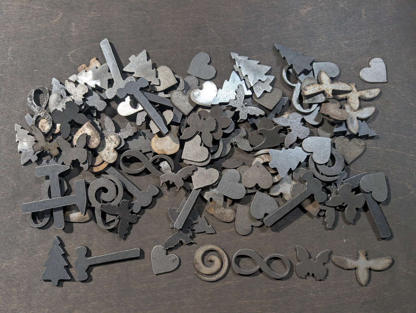 Lot 31: Stainless steel pendant and keychain blanks (110 pieces)